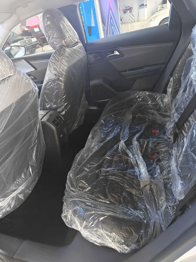 2025 Geely Preface 1.5T 181HP L4 7DCT,autocango,china used car exporter,china ev exporter,chinese used car exporter,chinese used ev exporter