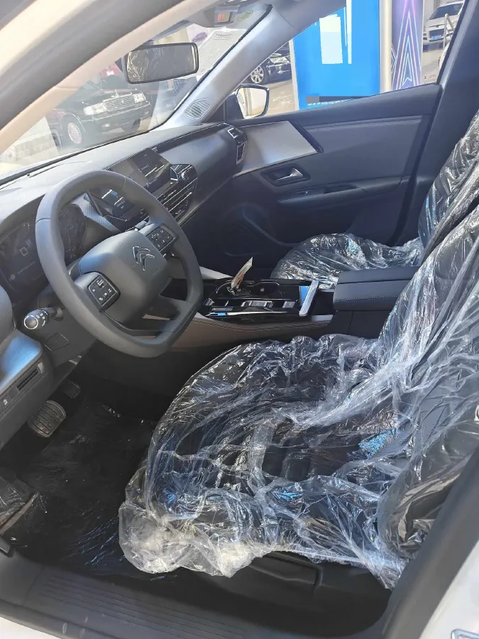 2025 Geely Preface 1.5T 181HP L4 7DCT,autocango,china used car exporter,china ev exporter,chinese used car exporter,chinese used ev exporter