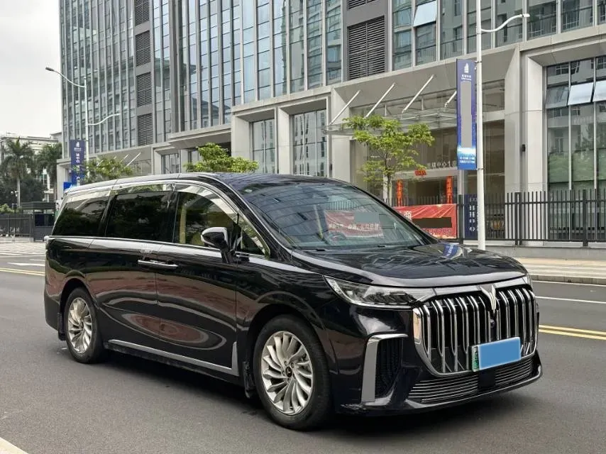 2022 Voyah Dream 1.5T 136HP L4 PHEV 25.57KWH,autocango,china used car exporter,china ev exporter,chinese used car exporter,chinese used ev exporter