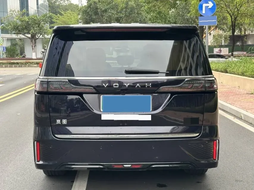 2022 Voyah Dream 1.5T 136HP L4 PHEV 25.57KWH,autocango,china used car exporter,china ev exporter,chinese used car exporter,chinese used ev exporter