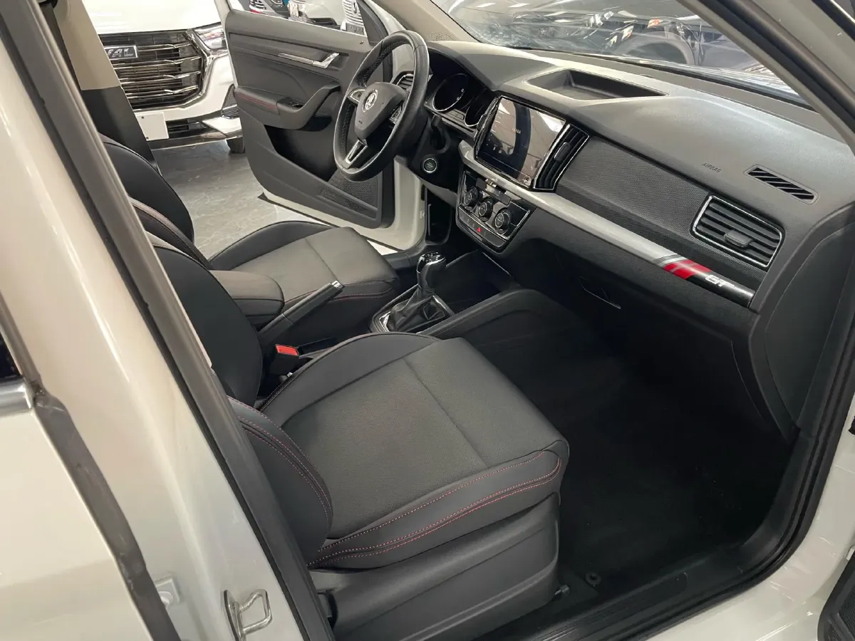 2021 Skoda Kamiq 1.2T 116HP L4 7DCT,autocango,china used car exporter,china ev exporter,chinese used car exporter,chinese used ev exporter