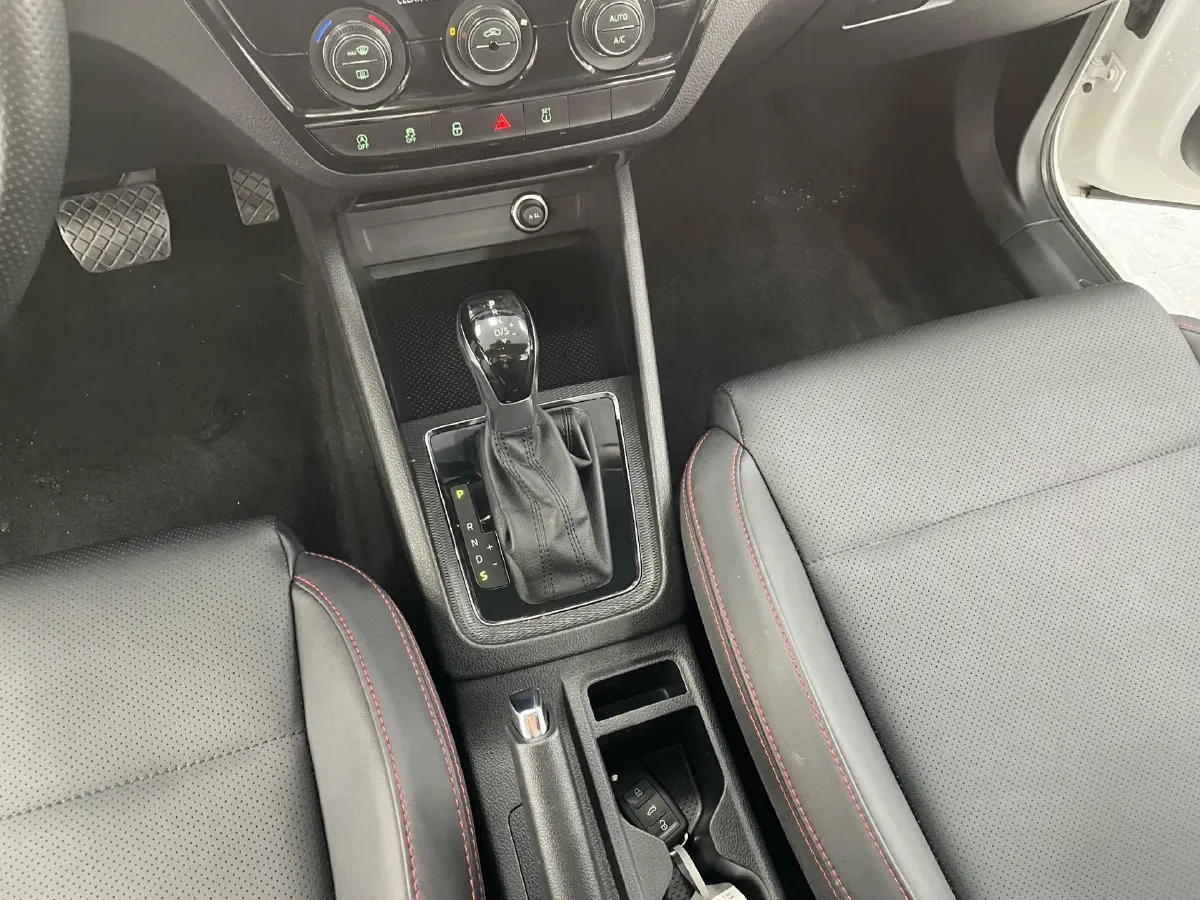 2021 Skoda Kamiq 1.2T 116HP L4 7DCT,autocango,china used car exporter,china ev exporter,chinese used car exporter,chinese used ev exporter