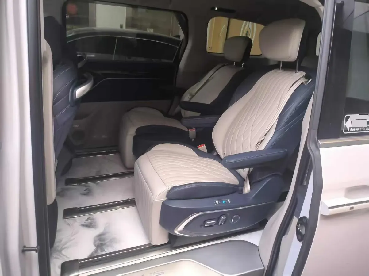 2022 MAXUS G90 2.0T 234HP L4 8AT,autocango,china used car exporter,china ev exporter,chinese used car exporter,chinese used ev exporter