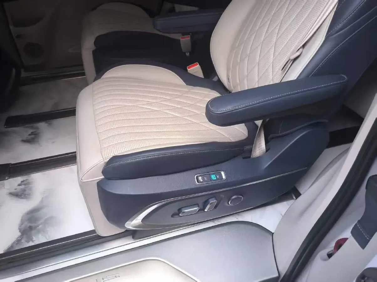 2022 MAXUS G90 2.0T 234HP L4 8AT,autocango,china used car exporter,china ev exporter,chinese used car exporter,chinese used ev exporter