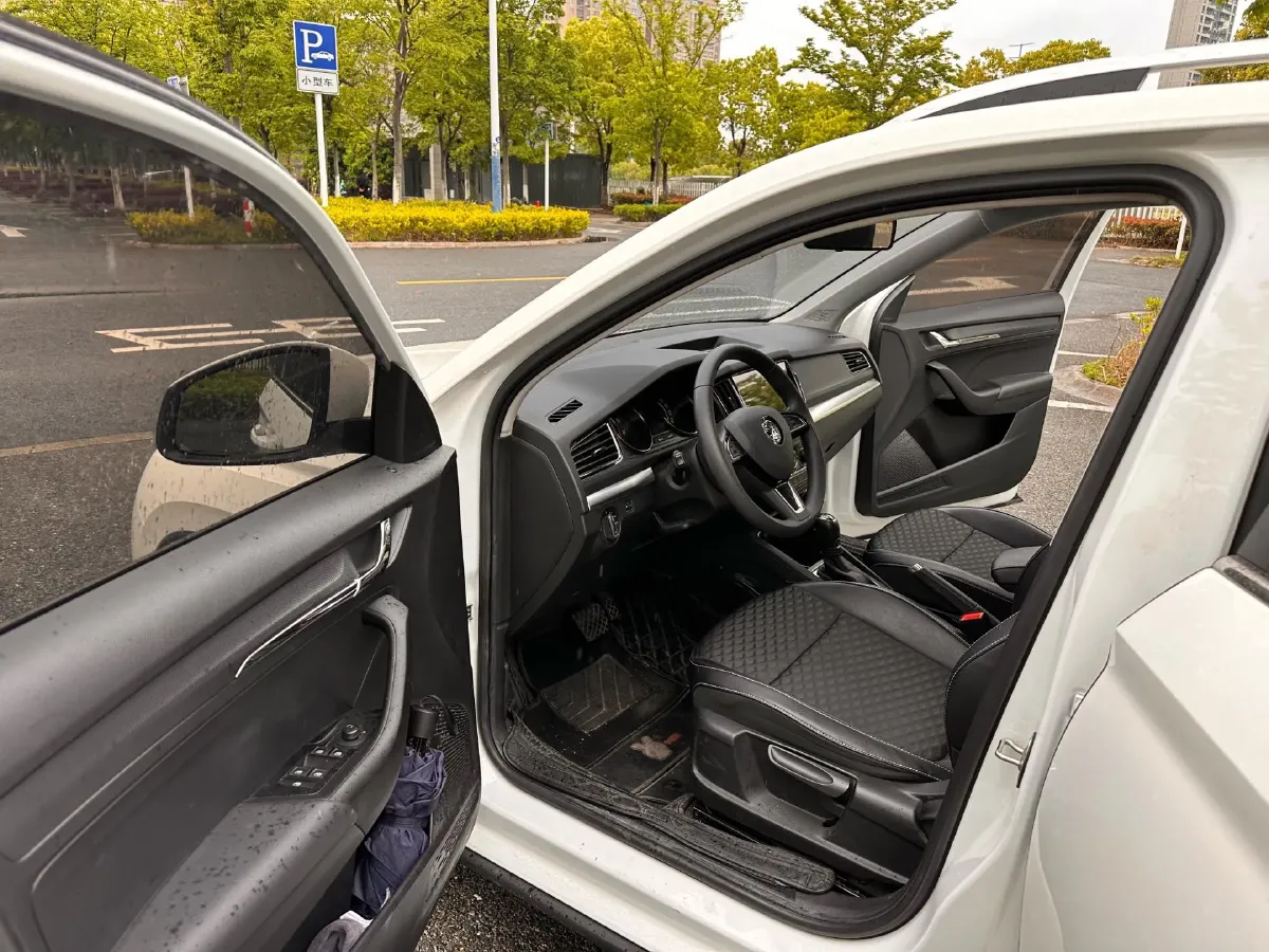 2021 Skoda Kamiq 1.5L 112HP L4 6AT,autocango,china used car exporter,china ev exporter,chinese used car exporter,chinese used ev exporter