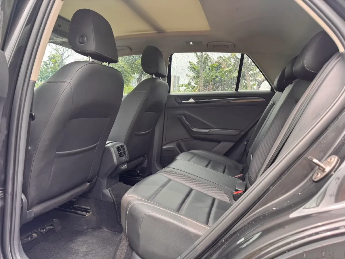 2020 Volkswagen T-Roc 1.4T 150HP L4 7DCT,autocango,china used car exporter,china ev exporter,chinese used car exporter,chinese used ev exporter