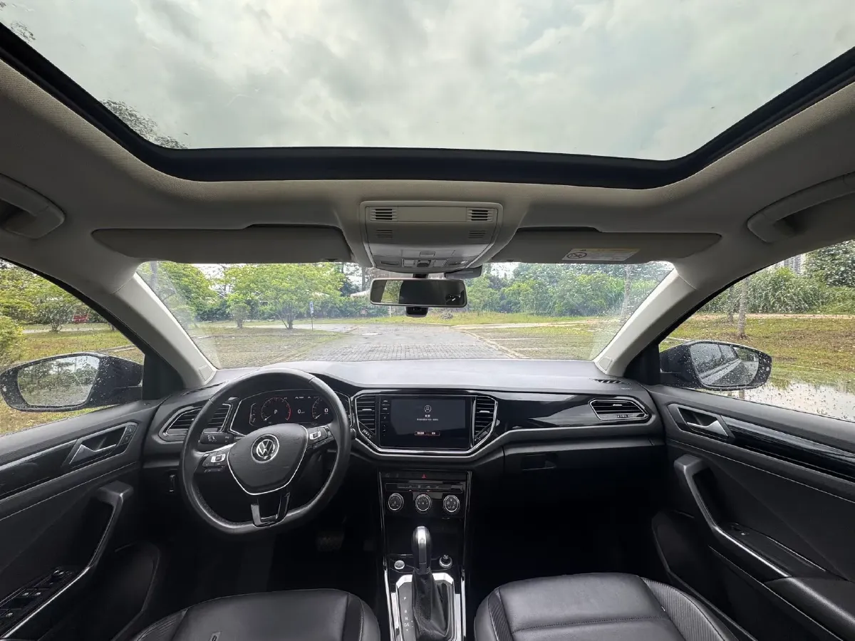2020 Volkswagen T-Roc 1.4T 150HP L4 7DCT,autocango,china used car exporter,china ev exporter,chinese used car exporter,chinese used ev exporter