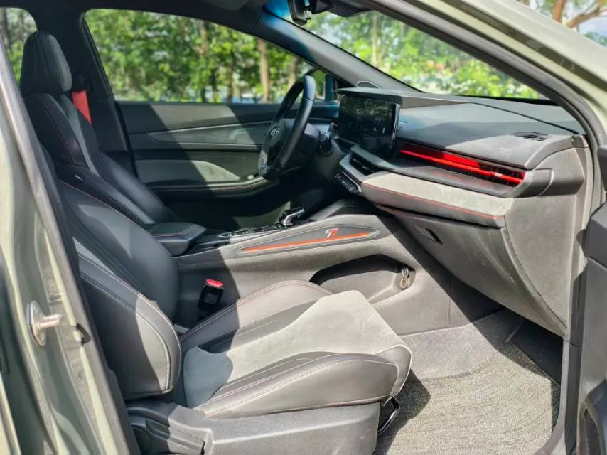 2022 Geely Binray 1.5T 181HP L4 7DCT,autocango,china used car exporter,china ev exporter,chinese used car exporter,chinese used ev exporter