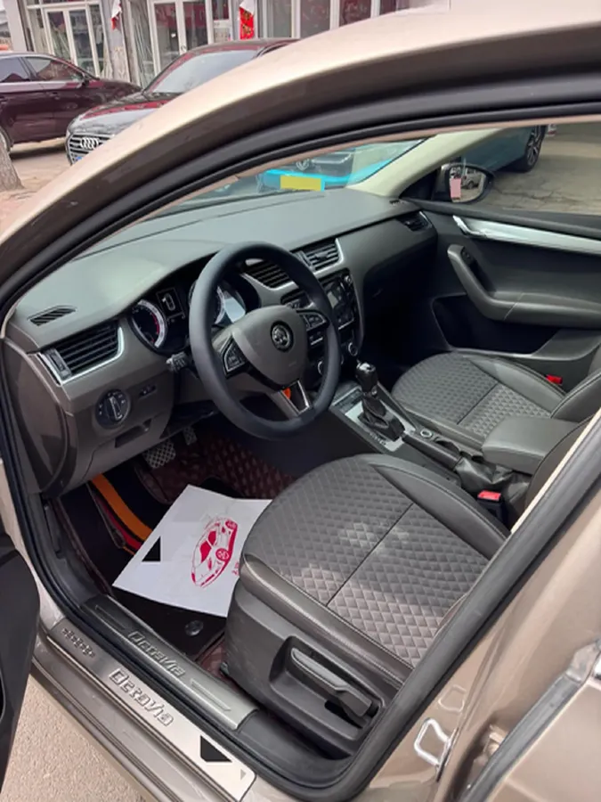 2018 Skoda Octavia 1.2T 116HP L4 7DCT,autocango,china used car exporter,china ev exporter,chinese used car exporter,chinese used ev exporter