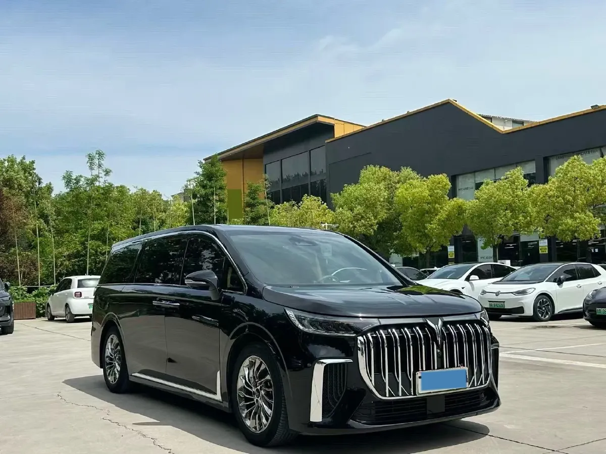 2022 Voyah Dream 1.5T 136HP L4 PHEV 25.57KWH,autocango,china used car exporter,china ev exporter,chinese used car exporter,chinese used ev exporter