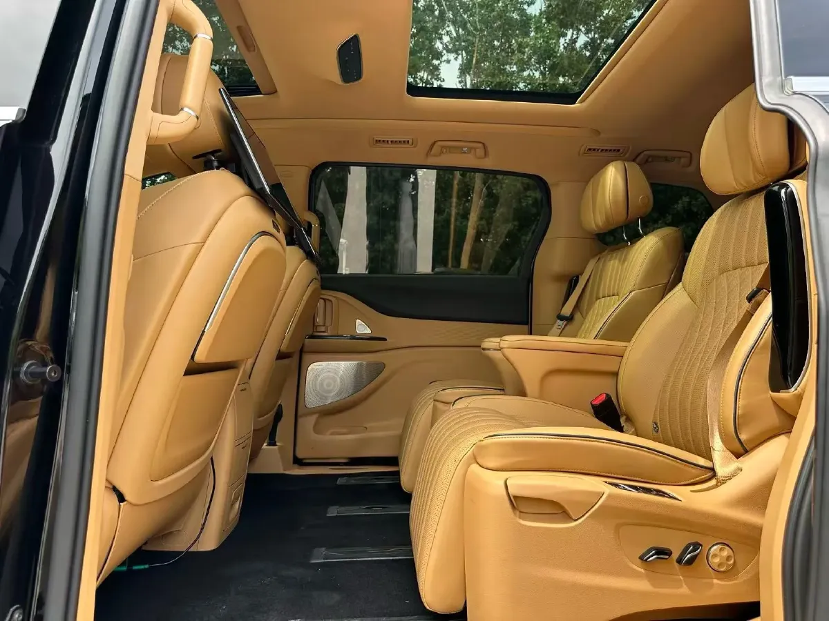 2022 Voyah Dream 1.5T 136HP L4 PHEV 25.57KWH,autocango,china used car exporter,china ev exporter,chinese used car exporter,chinese used ev exporter
