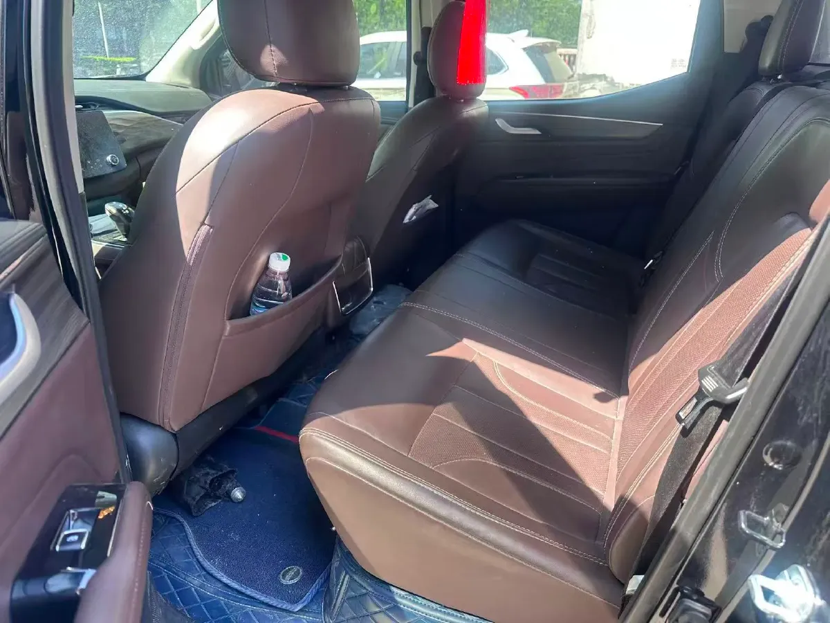 2023 Dongfeng RuiQi 7 2.0T 228HP L4 8AT,autocango,china used car exporter,china ev exporter,chinese used car exporter,chinese used ev exporter