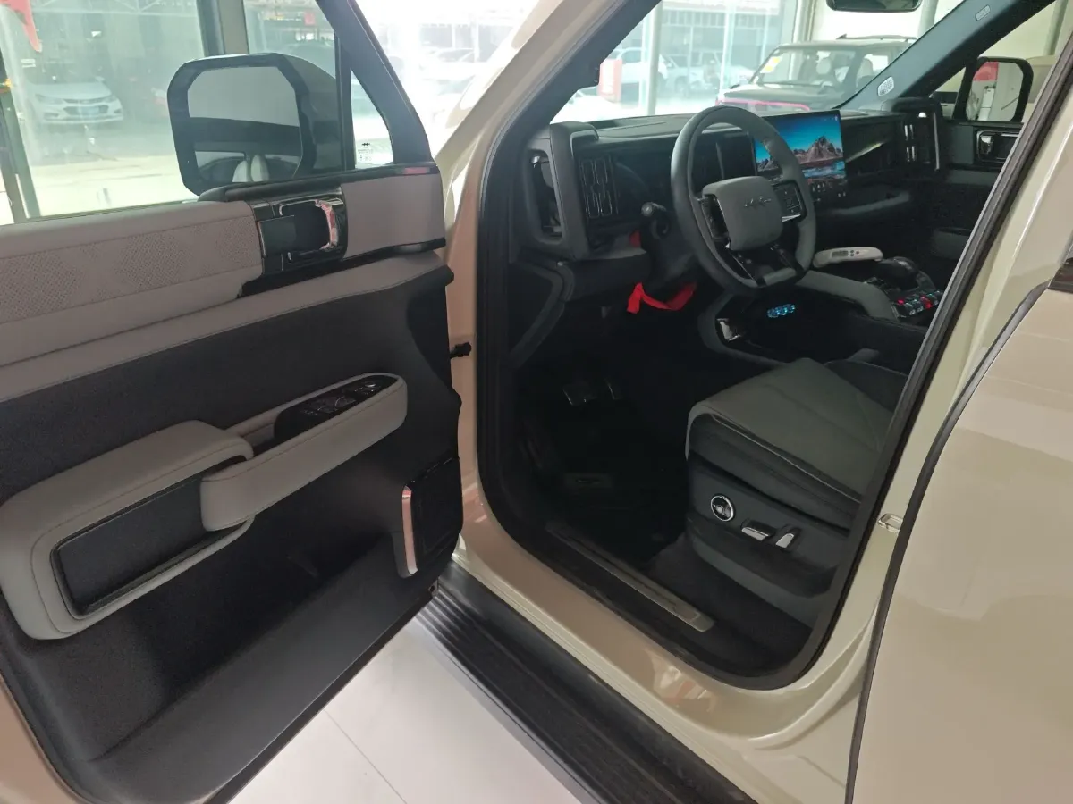 2023 FangChengBao Bao 5 1.5T 194HP L4 E-CVT PHEV 31.8KWH,autocango,china used car exporter,china ev exporter,chinese used car exporter,chinese used ev exporter