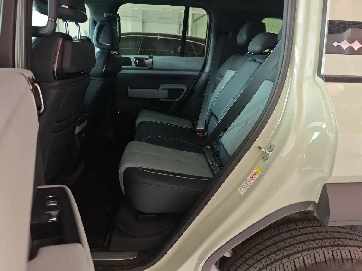 2023 FangChengBao Bao 5 1.5T 194HP L4 E-CVT PHEV 31.8KWH,autocango,china used car exporter,china ev exporter,chinese used car exporter,chinese used ev exporter