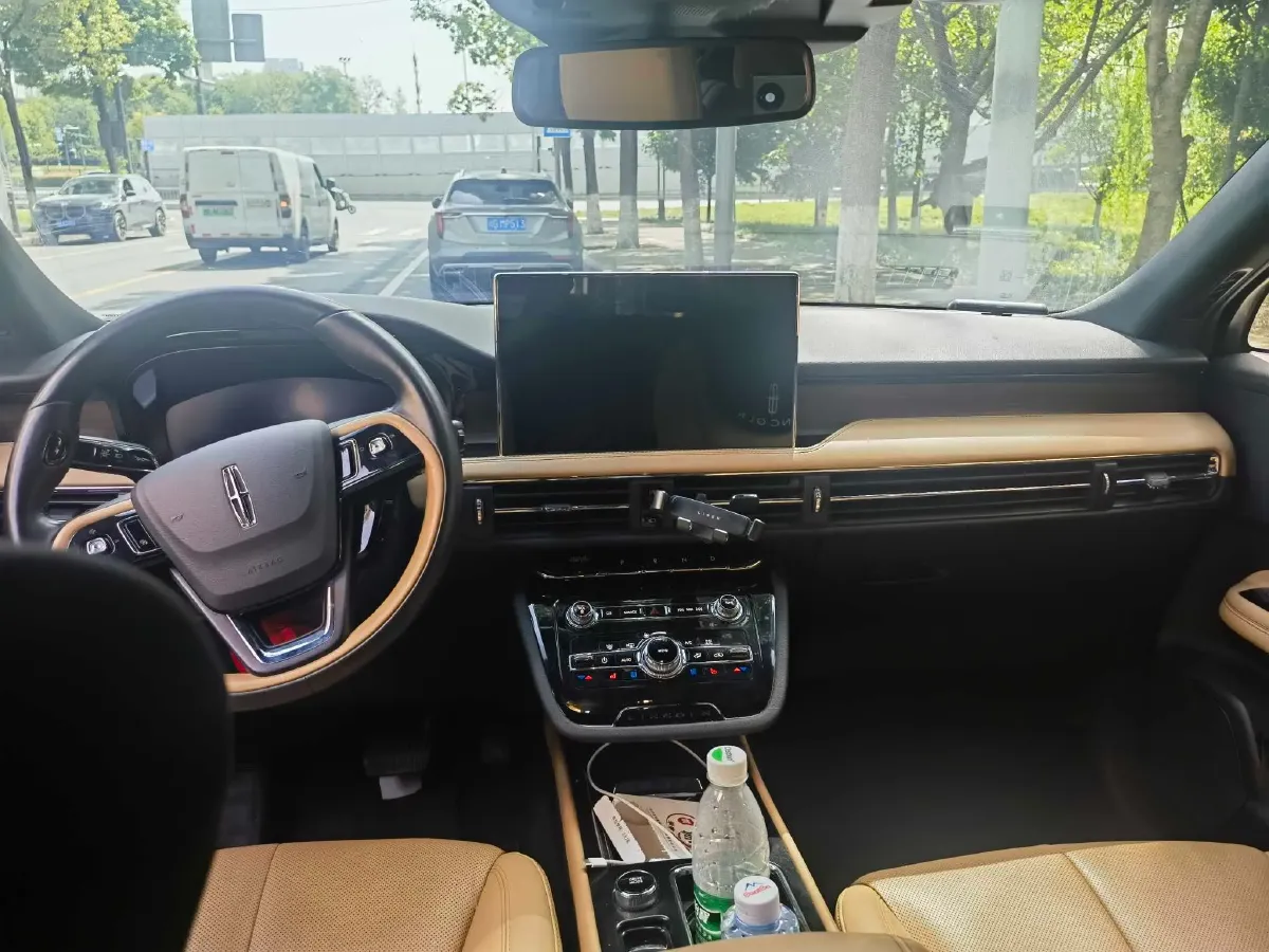 2021 Lincoln Corsair 2.0T 245HP L4 8AT,autocango,china used car exporter,china ev exporter,chinese used car exporter,chinese used ev exporter