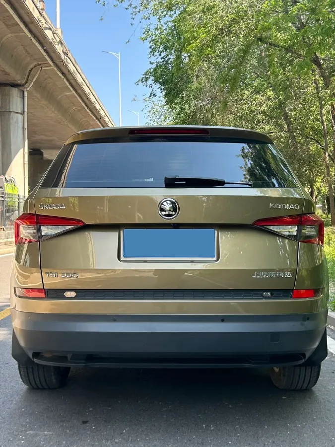 2018 Skoda Kodiak 1.8T 180HP L4 7DCT,autocango,china used car exporter,china ev exporter,chinese used car exporter,chinese used ev exporter