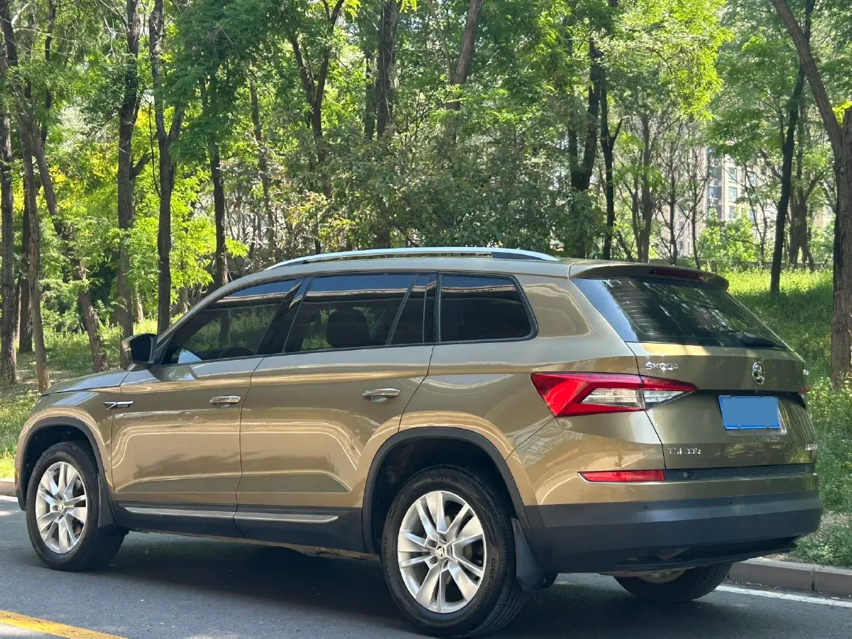 2018 Skoda Kodiak 1.8T 180HP L4 7DCT,autocango,china used car exporter,china ev exporter,chinese used car exporter,chinese used ev exporter