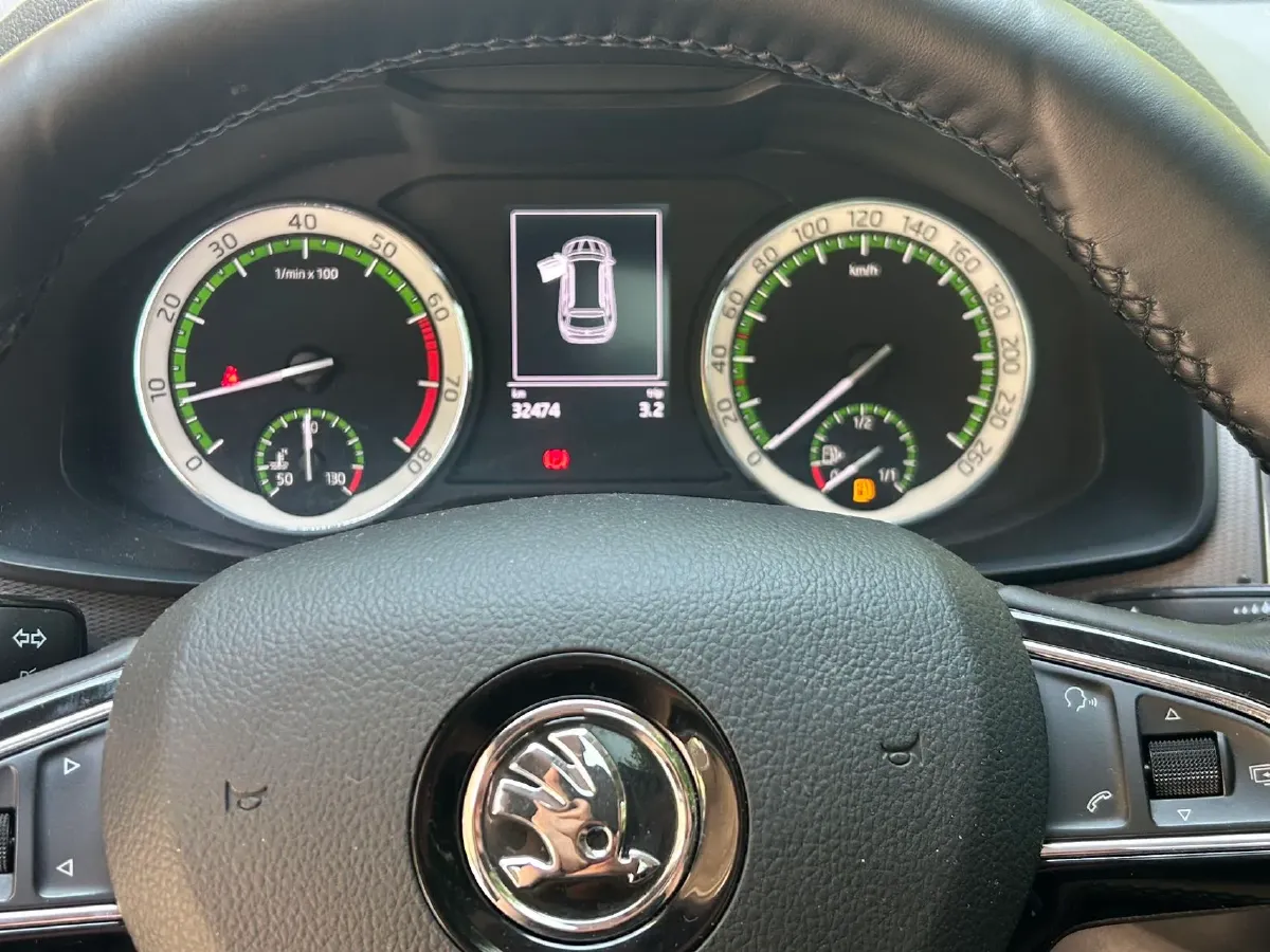 2018 Skoda Kodiak 1.8T 180HP L4 7DCT,autocango,china used car exporter,china ev exporter,chinese used car exporter,chinese used ev exporter