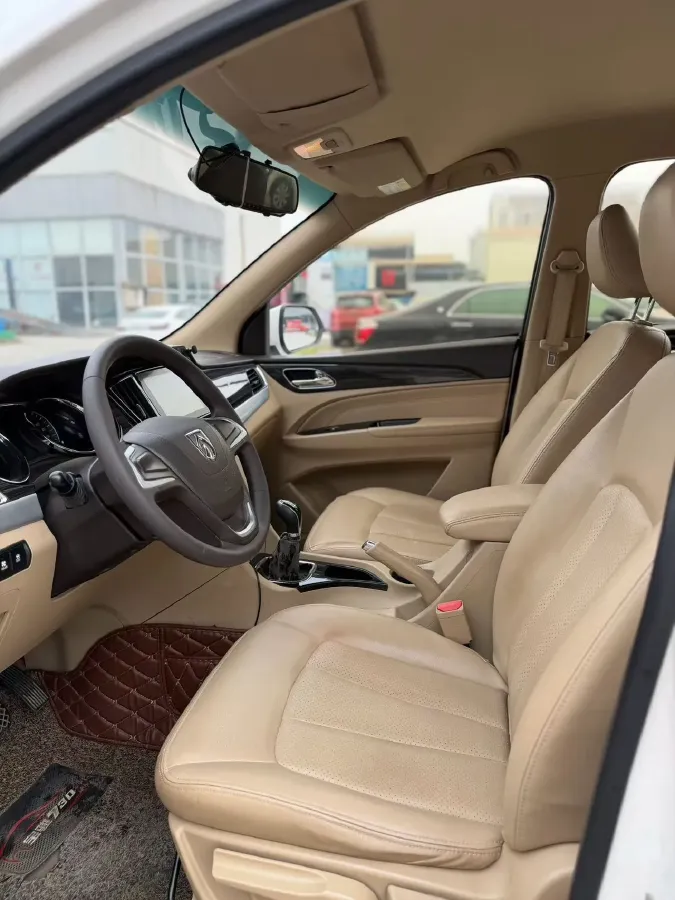 2016 BaoJun 730 1.5L 112HP L4 5MT,autocango,china used car exporter,china ev exporter,chinese used car exporter,chinese used ev exporter