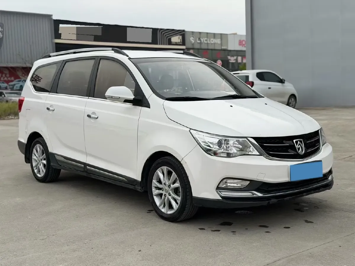2016 BaoJun 730 1.5L 112HP L4 5MT,autocango,china used car exporter,china ev exporter,chinese used car exporter,chinese used ev exporter