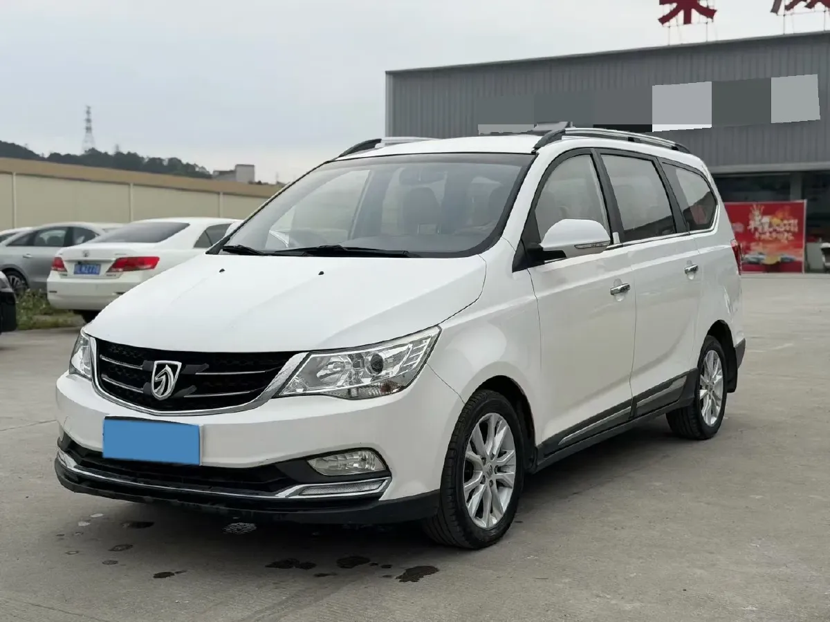 2016 BaoJun 730 1.5L 112HP L4 5MT,autocango,china used car exporter,china ev exporter,chinese used car exporter,chinese used ev exporter