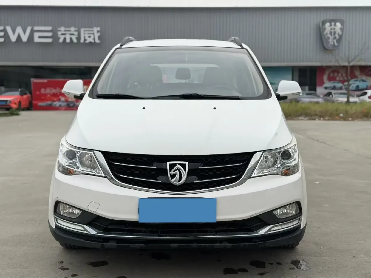 2016 BaoJun 730 1.5L 112HP L4 5MT,autocango,china used car exporter,china ev exporter,chinese used car exporter,chinese used ev exporter