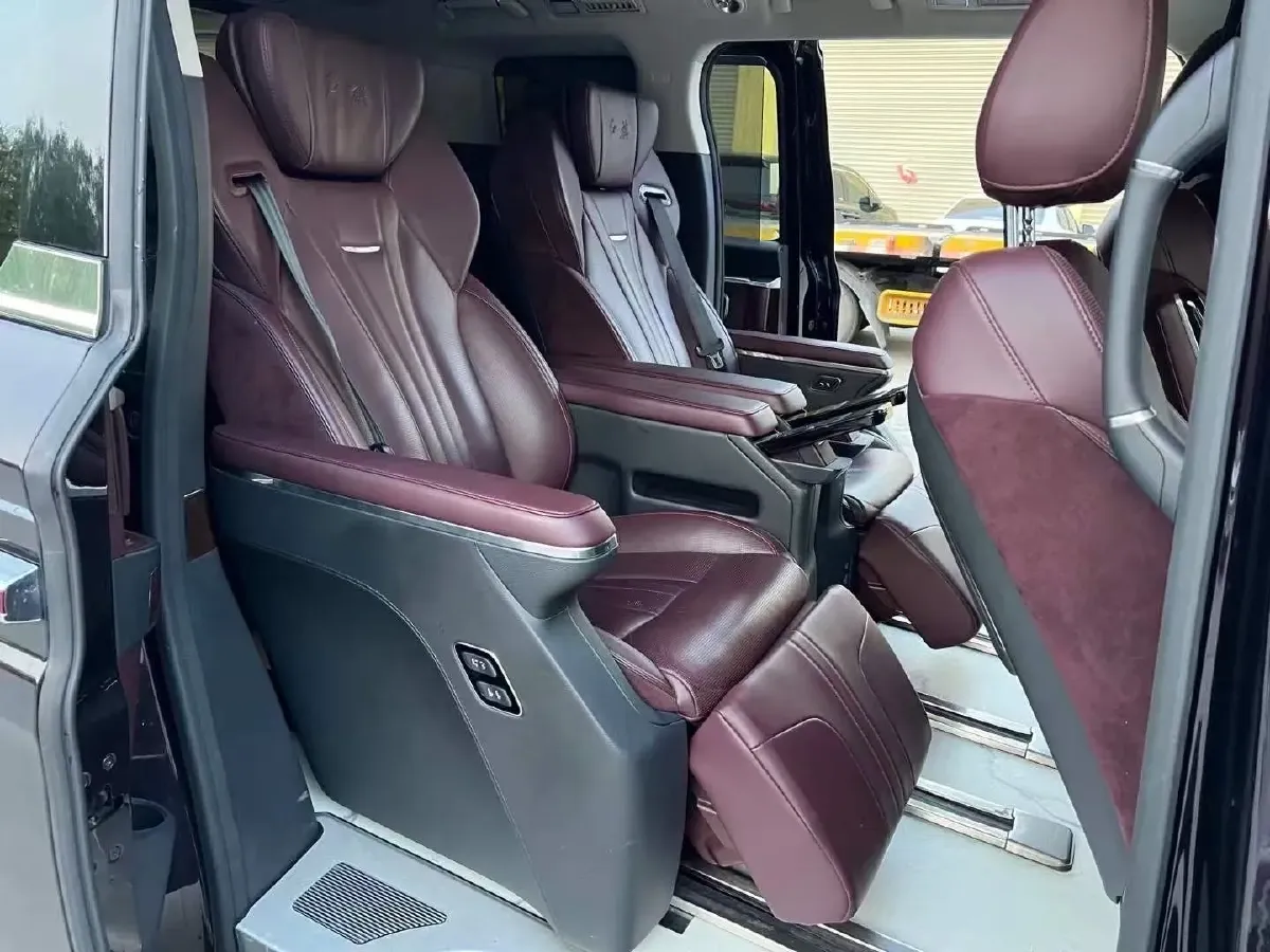2023 HongQi HQ9 2.0T 252HP L4 8AT,autocango,china used car exporter,china ev exporter,chinese used car exporter,chinese used ev exporter