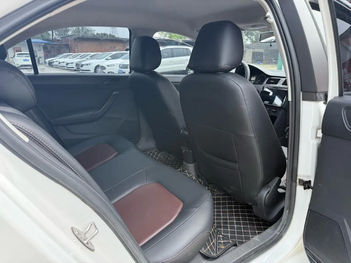 2019 SWM G01 1.5T 156HP L4 6AT,autocango,china used car exporter,china ev exporter,chinese used car exporter,chinese used ev exporter