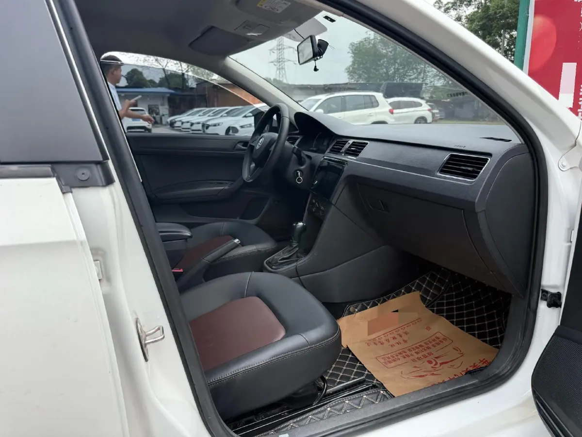 2019 SWM G01 1.5T 156HP L4 6AT,autocango,china used car exporter,china ev exporter,chinese used car exporter,chinese used ev exporter