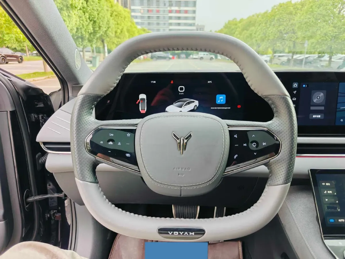 2024 Voyah ZhuiGuang 1.5T 136HP L4 PHEV 43KWH,autocango,china used car exporter,china ev exporter,chinese used car exporter,chinese used ev exporter