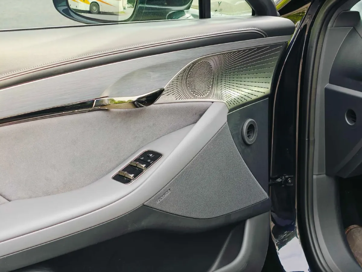 2024 Voyah ZhuiGuang 1.5T 136HP L4 PHEV 43KWH,autocango,china used car exporter,china ev exporter,chinese used car exporter,chinese used ev exporter
