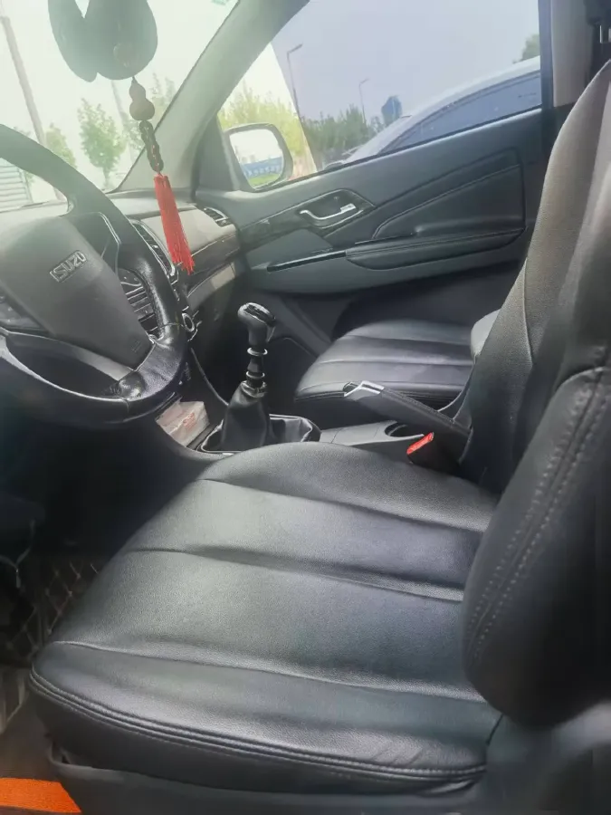 2020 Isuzu LingTuo 2.5T 150HP L4 6MT,autocango,china used car exporter,china ev exporter,chinese used car exporter,chinese used ev exporter
