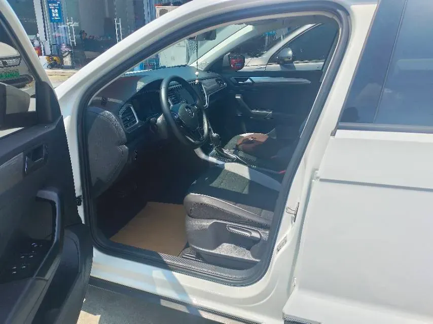 2020 Volkswagen T-Roc 1.4T 131HP L4 7DCT,autocango,china used car exporter,china ev exporter,chinese used car exporter,chinese used ev exporter