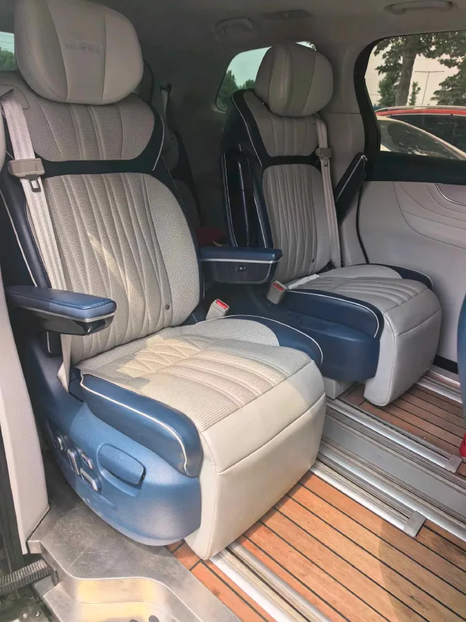 2021 Roewe iMAX8 2.0T 234HP L4 8AT,autocango,china used car exporter,china ev exporter,chinese used car exporter,chinese used ev exporter