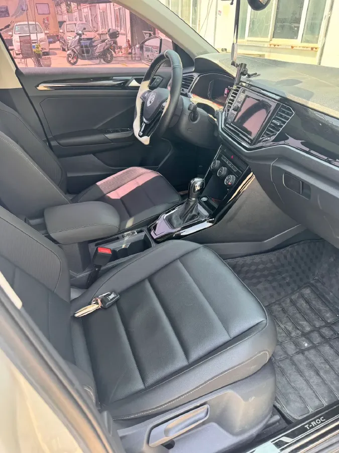 2021 Volkswagen T-Roc 1.4T 150HP L4 7DCT,autocango,china used car exporter,china ev exporter,chinese used car exporter,chinese used ev exporter