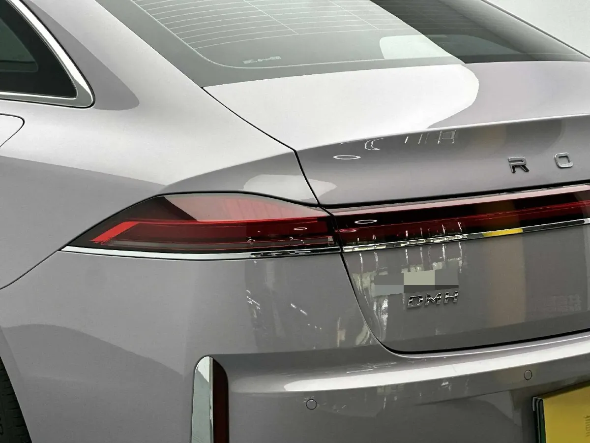 2025 Roewe M7 DMH 1.5L 112HP L4 1DHT PHEV,autocango,china used car exporter,china ev exporter,chinese used car exporter,chinese used ev exporter