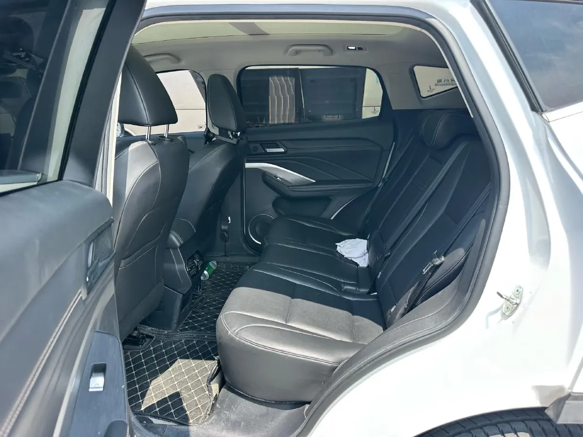 2021 WEY VV6 2.0T 227HP L4 7DCT,autocango,china used car exporter,china ev exporter,chinese used car exporter,chinese used ev exporter