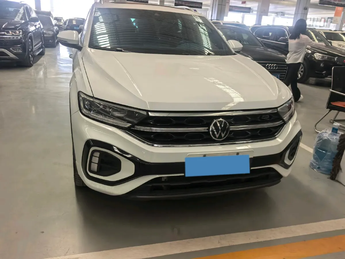 2023 Volkswagen T-Roc 1.5T 160HP L4 7DCT,autocango,china used car exporter,china ev exporter,chinese used car exporter,chinese used ev exporter