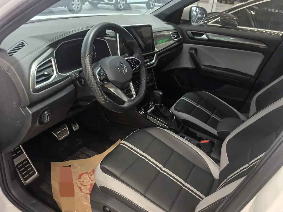 2023 Volkswagen T-Roc 1.5T 160HP L4 7DCT,autocango,china used car exporter,china ev exporter,chinese used car exporter,chinese used ev exporter