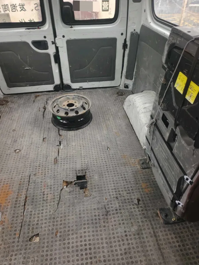 2018 MAXUS XinTu V80 2.5T 136HP L4 6MT,autocango,china used car exporter,china ev exporter,chinese used car exporter,chinese used ev exporter