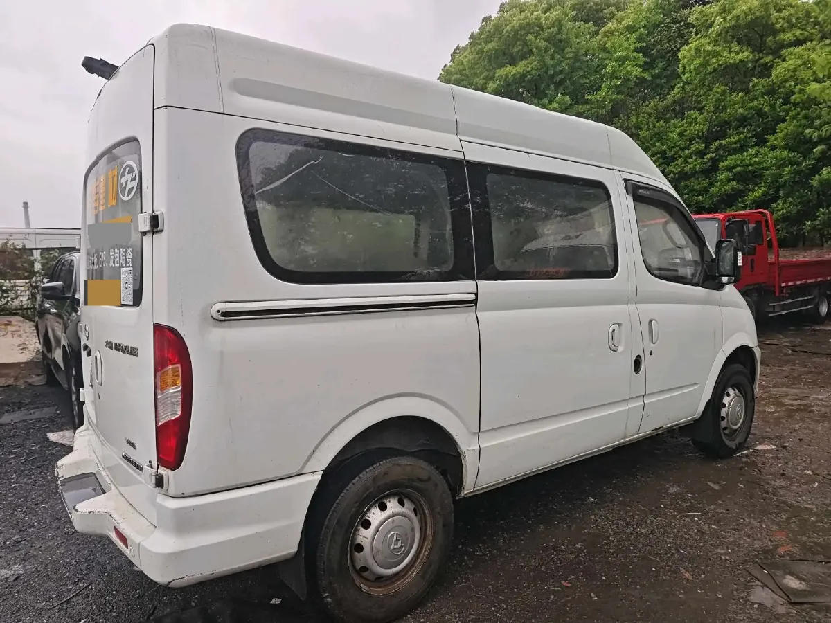 2018 MAXUS XinTu V80 2.5T 136HP L4 6MT,autocango,china used car exporter,china ev exporter,chinese used car exporter,chinese used ev exporter