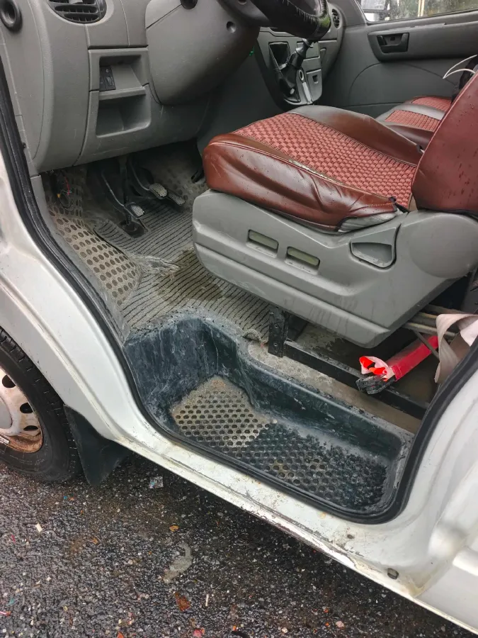 2018 MAXUS XinTu V80 2.5T 136HP L4 6MT,autocango,china used car exporter,china ev exporter,chinese used car exporter,chinese used ev exporter