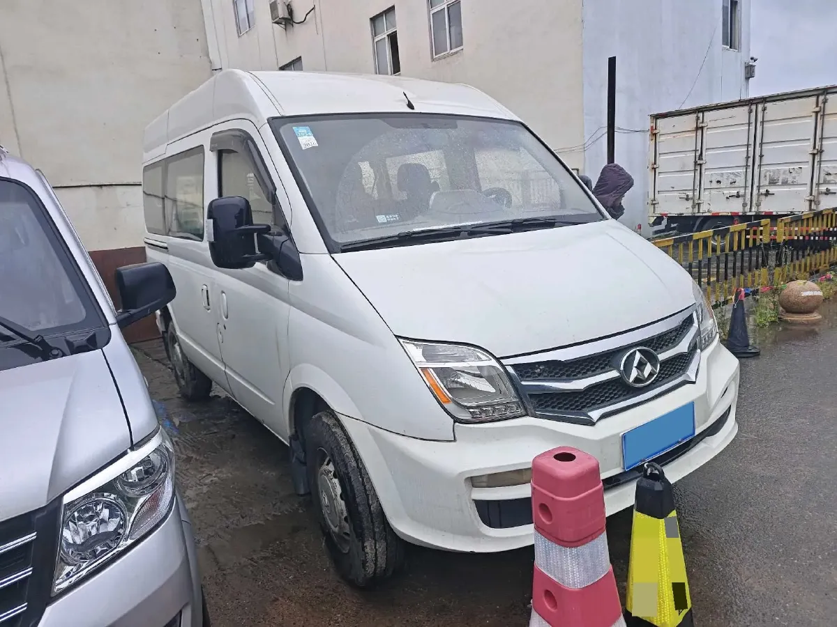 2018 MAXUS XinTu V80 2.5T 136HP L4 6MT,autocango,china used car exporter,china ev exporter,chinese used car exporter,chinese used ev exporter