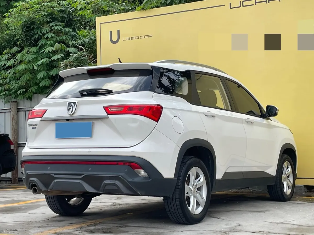 2019 BaoJun 530 1.5T 150HP L4 6MT,autocango,china used car exporter,china ev exporter,chinese used car exporter,chinese used ev exporter