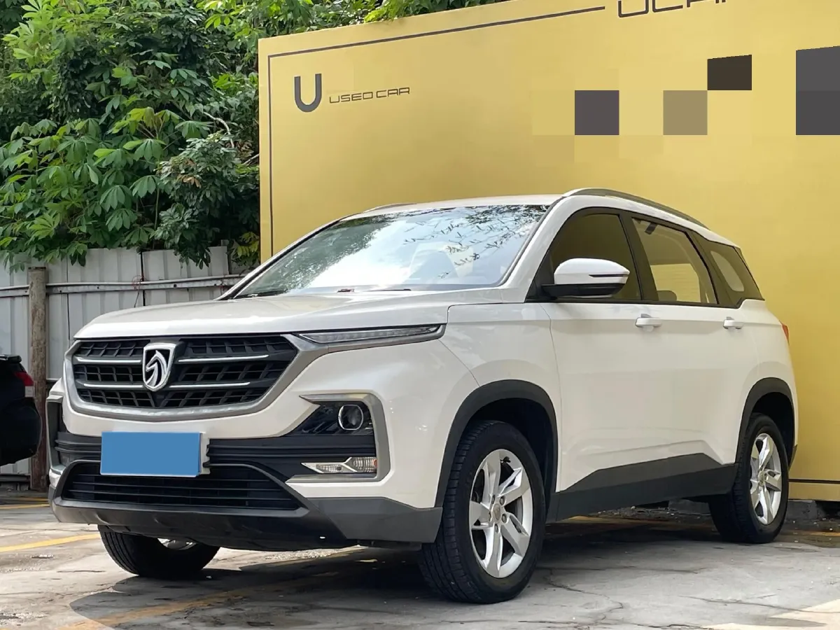 2019 BaoJun 530 1.5T 150HP L4 6MT,autocango,china used car exporter,china ev exporter,chinese used car exporter,chinese used ev exporter