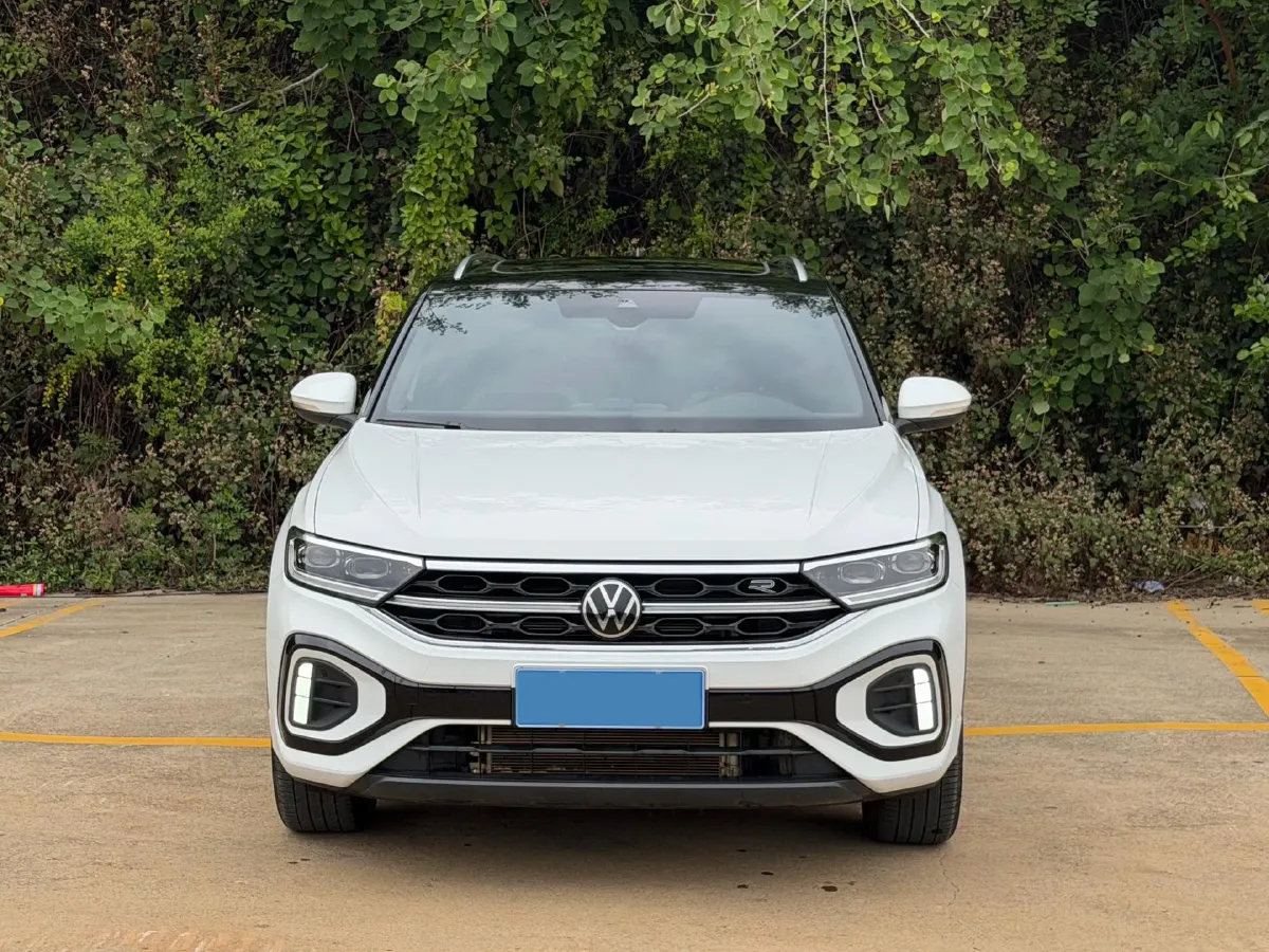 2025 Volkswagen T-Roc 1.5T 160HP L4 7DCT,autocango,china used car exporter,china ev exporter,chinese used car exporter,chinese used ev exporter