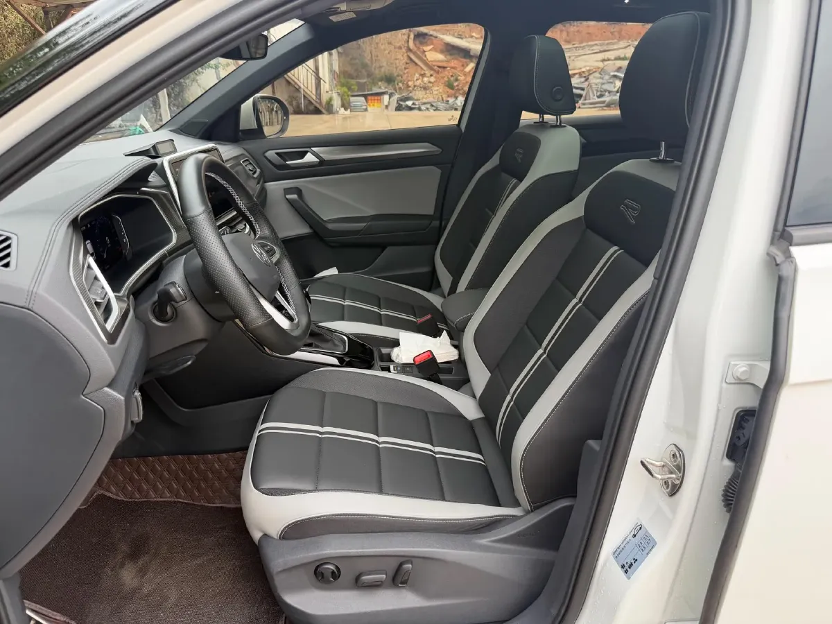 2025 Volkswagen T-Roc 1.5T 160HP L4 7DCT,autocango,china used car exporter,china ev exporter,chinese used car exporter,chinese used ev exporter