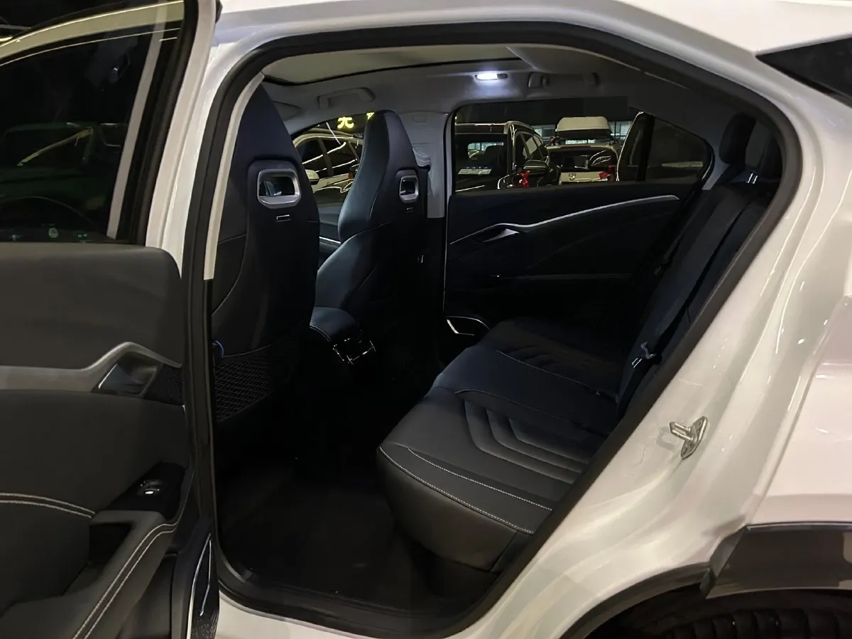 2022 Ford Focus 1.5T 177HP L4 6AT,autocango,china used car exporter,china ev exporter,chinese used car exporter,chinese used ev exporter