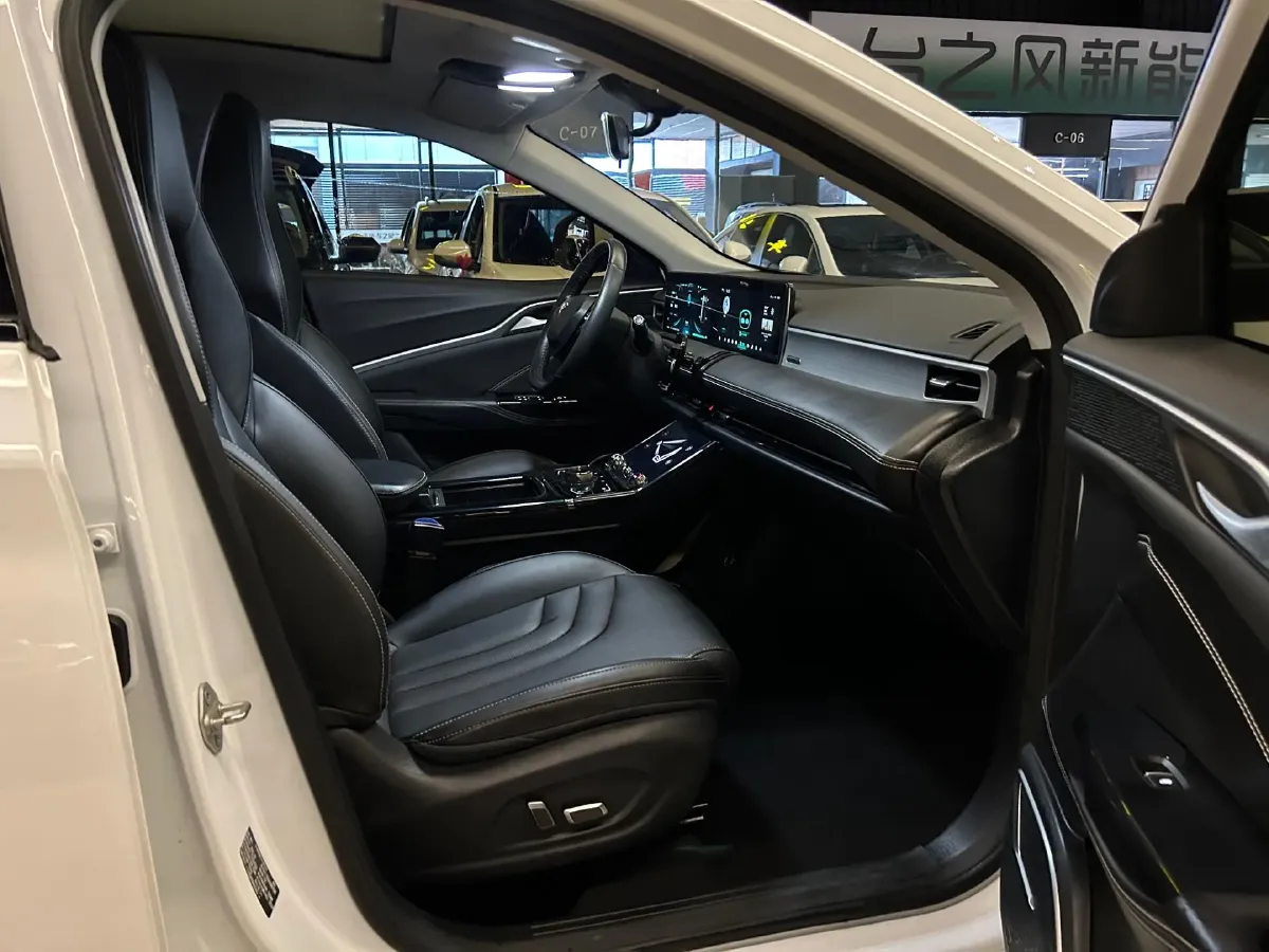 2022 Ford Focus 1.5T 177HP L4 6AT,autocango,china used car exporter,china ev exporter,chinese used car exporter,chinese used ev exporter