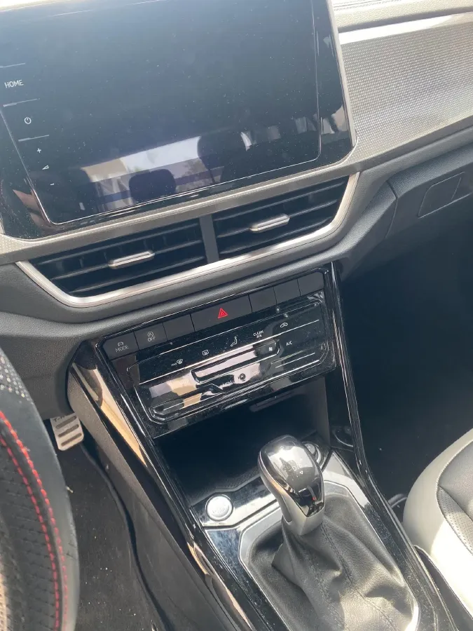 2023 Volkswagen T-Roc 1.5T 160HP L4 7DCT,autocango,china used car exporter,china ev exporter,chinese used car exporter,chinese used ev exporter